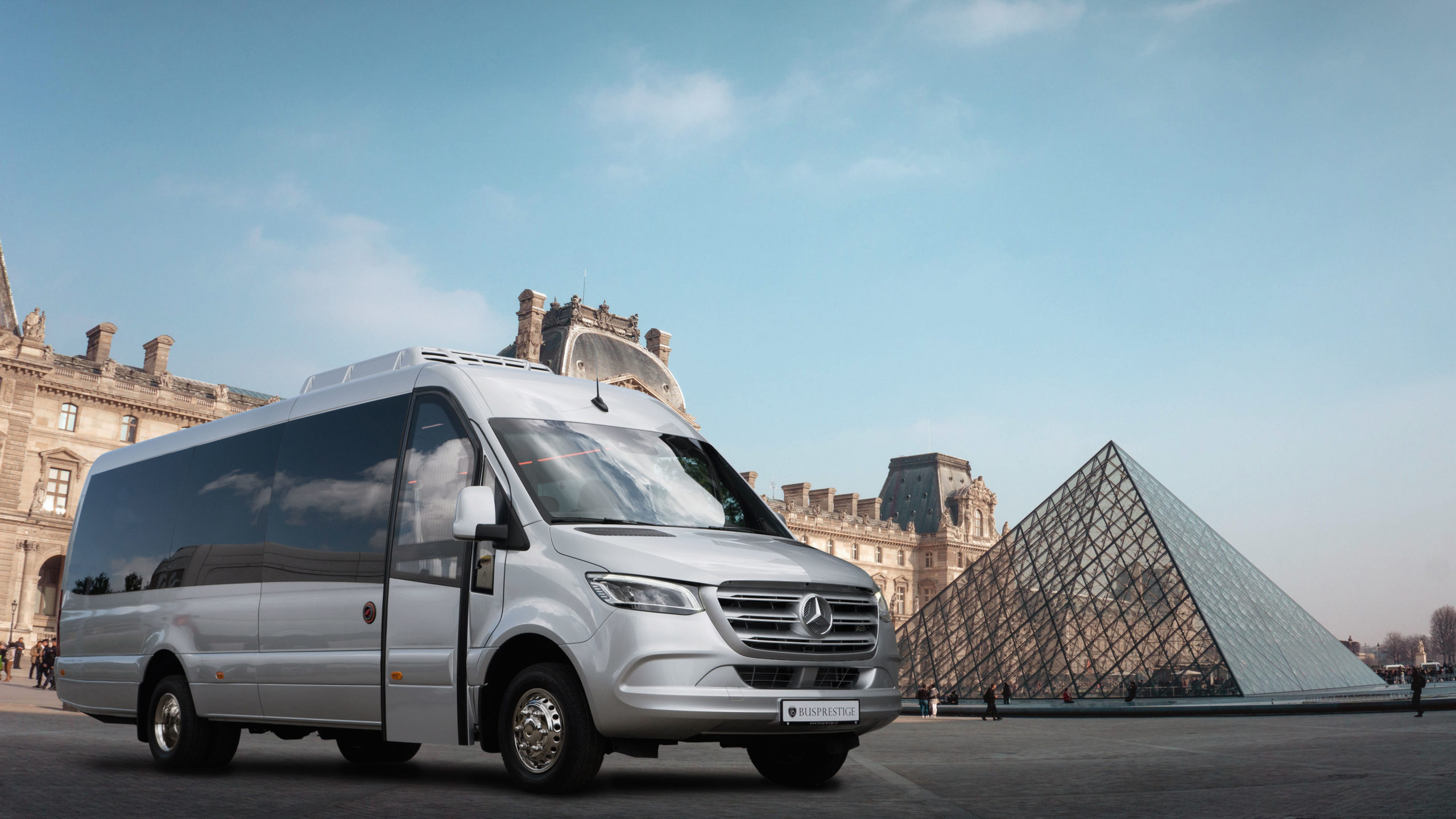 Coach Hire Oxford Solutions: Tailored for Every Journey