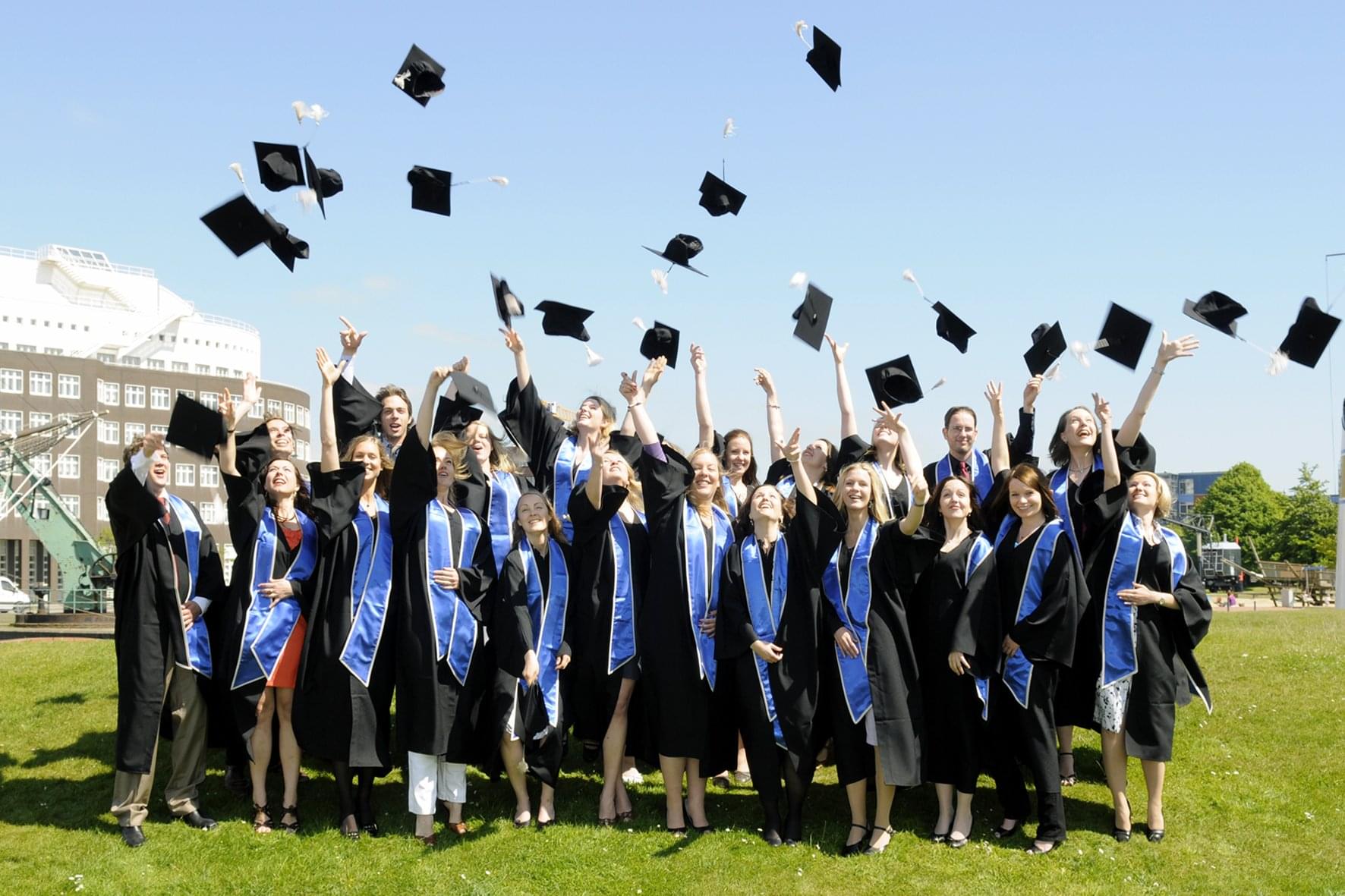 How Can Couples Pose for Memorable Graduation Photos?