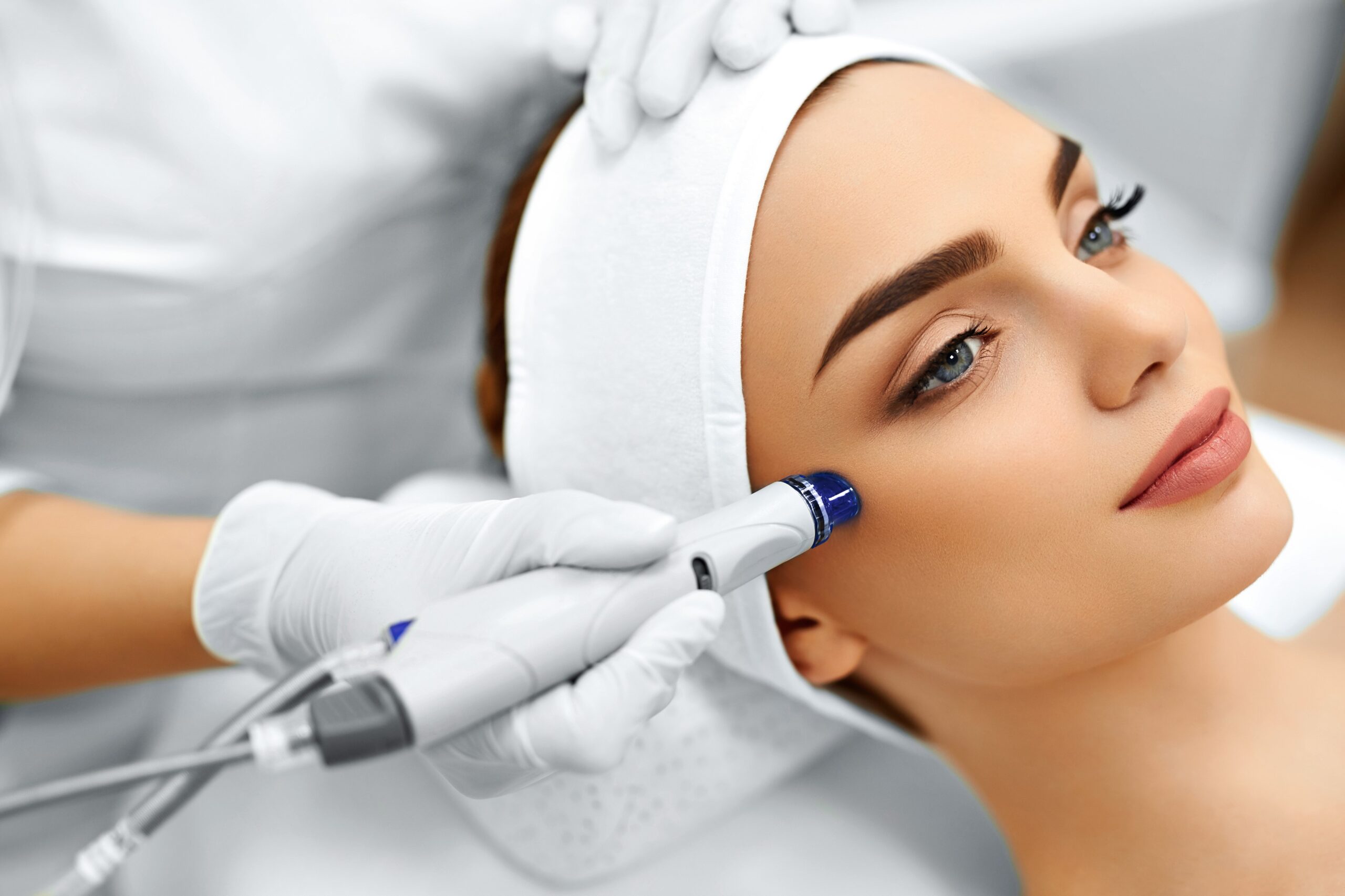 Glowing Skin with HydraFacial Treatment in Dubai: 2024 Guide