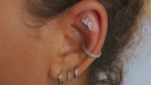 How Much Should You Pay for Piercing Earrings? Ear Piercing Cost Breakdown