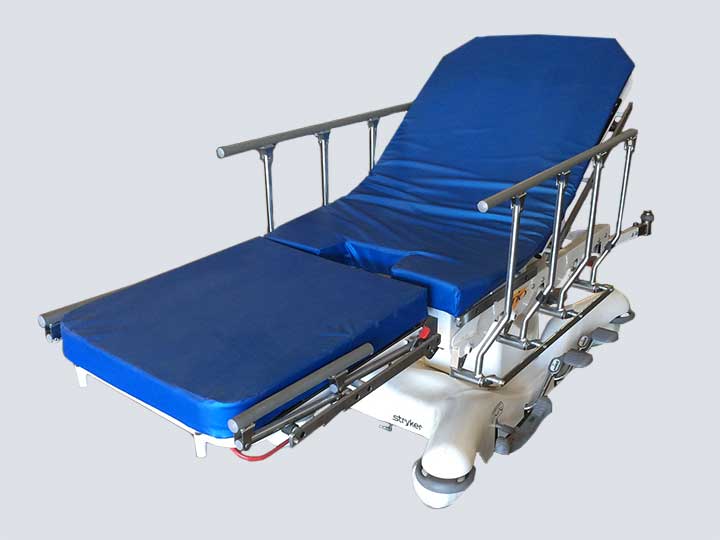 What is the Difference Between a Stretcher and a Gurney?  