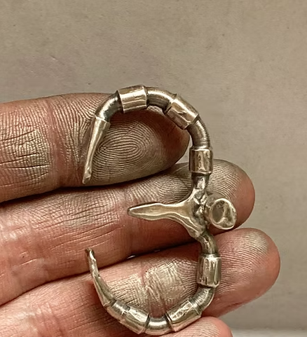 double finger ring