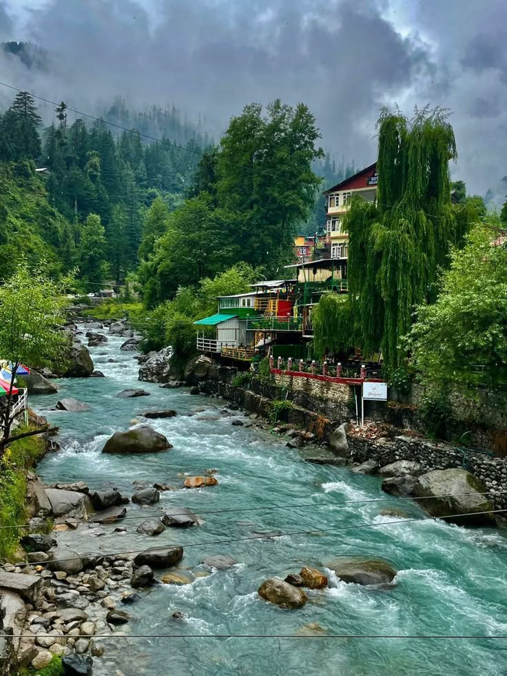 https://ghoomophirro.pk/tours/?location_name=Muzaffrabad