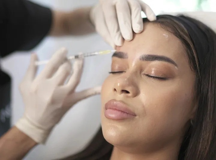 Botox Treatment in Dubai: When to Start and How Often to Maintain Results