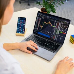 How Forex Broker in Singapore Handles Platform Migration and Data Portability