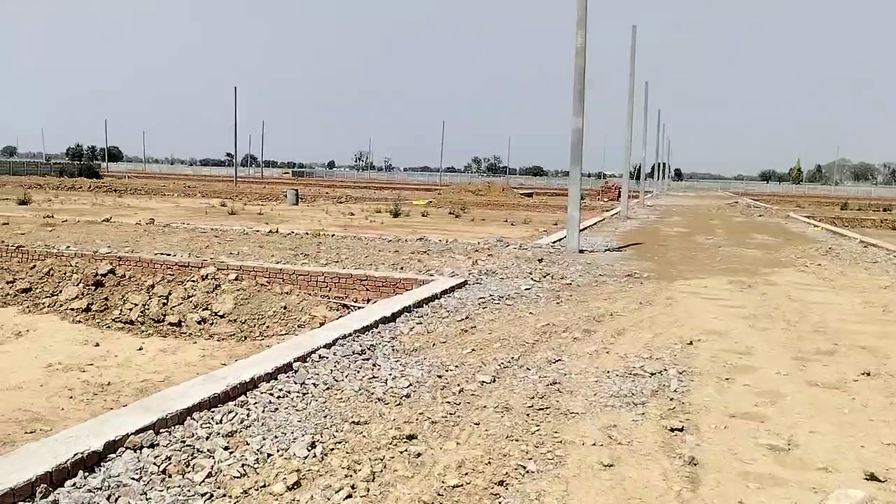 Plot in Noida