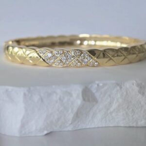 Permanent Bracelets vs. Traditional Bracelets